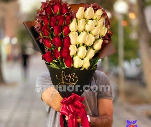عکس سفید دور گل