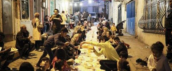 عکس سفره افطار دبی