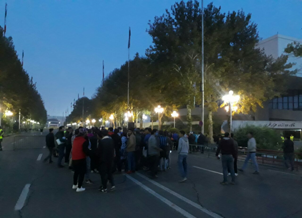 عکس ورودی ورزشگاه ازادی
