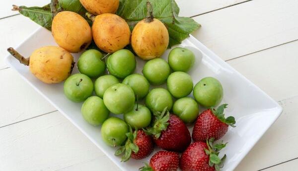عکس آلوچه سبز با نمک