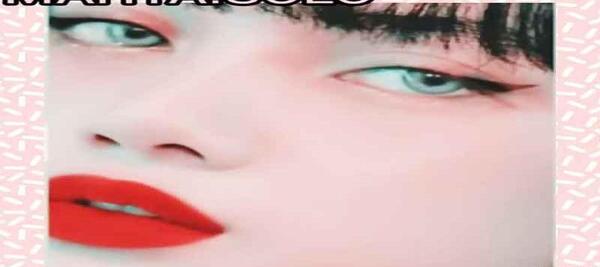عکس لیسا با آرایش