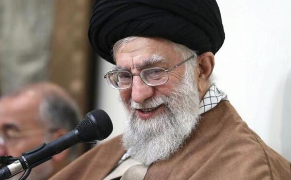 عکس خام آیت الله خامنه ای
