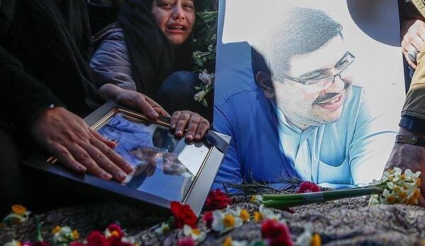 عکس خانم روشن ضمیر کشتی