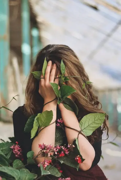 لاکچری عکس دختر برای پروفایل بدون چهره