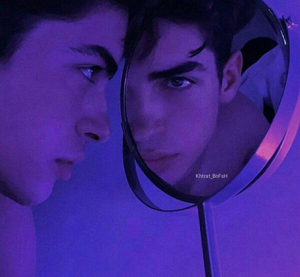 عکس پروفایل شاخ پسرونه بنفش