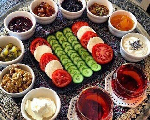 عکس تزیین سفره افطاری ساده