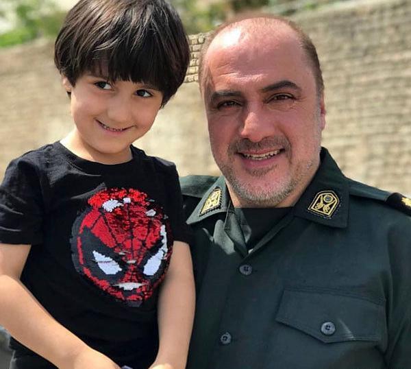 عکس آقای توفیقی در بچه مهندس