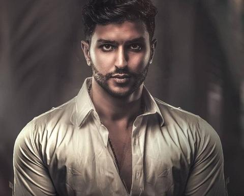 عکس خواننده معروف مهراب خسته صدا