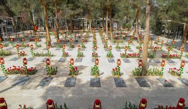 عکس از گلزار شهدا