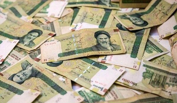 عکس پول روی فرش