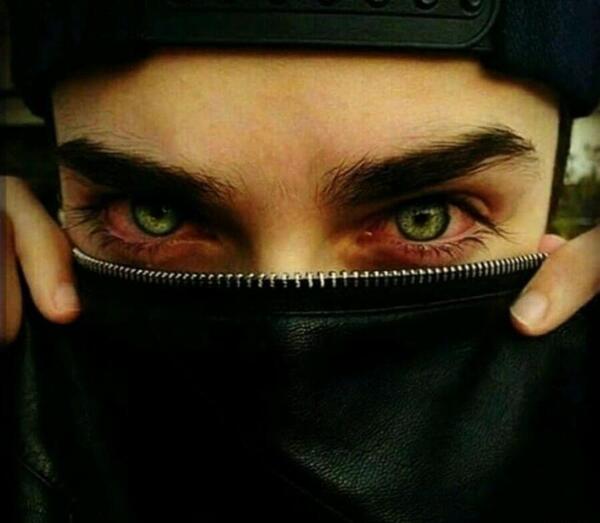 عکس چشم پسرانه فیک