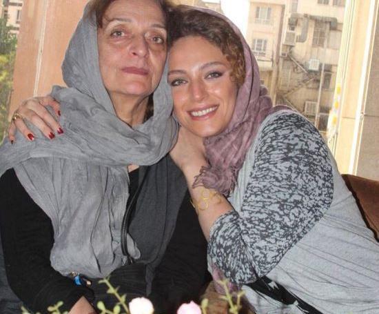 عکس نگین معتضدی و خواهرش