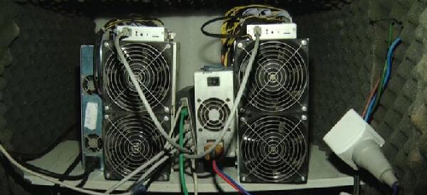 عکس از دستگاه ماینر