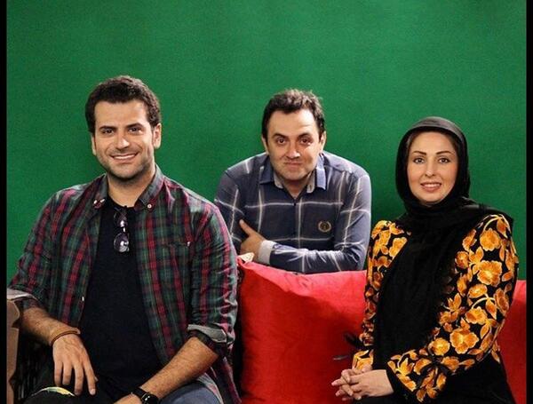 عکس ساز زدن روزبه حصاری در خیابان
