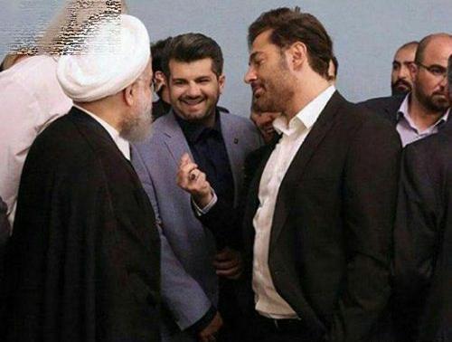 ژست عکس گلزار