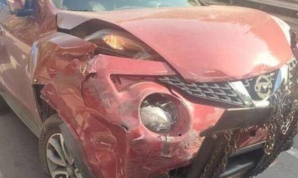 عکس شاسی بلند صورتی