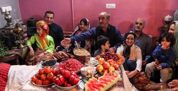 عکس ایده شب یلدا روی کرسی