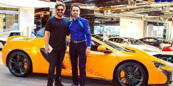 عکس محمدرضا گلزار با ماشینش