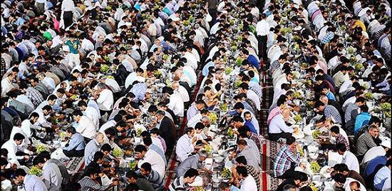 عکس سفره افطاری مهمانی