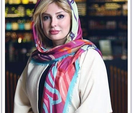عکس نیوشا ضیغمی در آینه