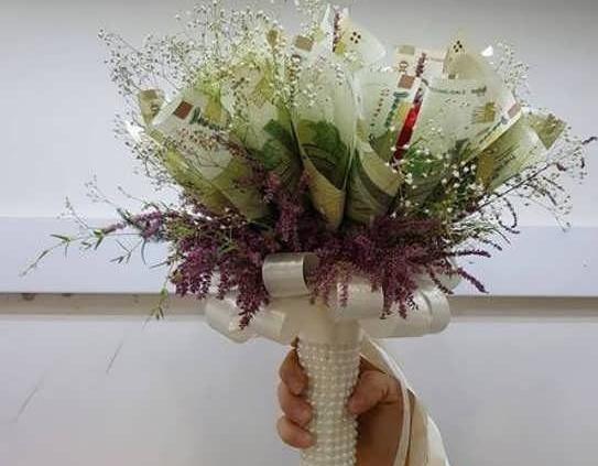 عکس دسته گل عروس با پول