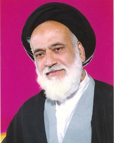 عکس آقای حسینی اخلاق در خانواده