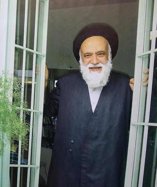 عکس آقای حسینی اخلاق در خانواده