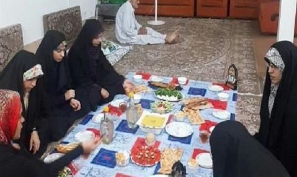 عکس سفره افطار با خانواده