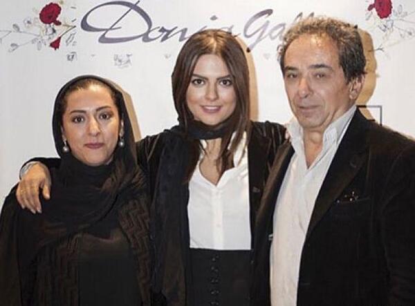 عکس دنیا کمالی خواننده کرد