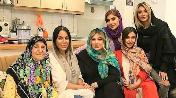 عکس نیوشا ضیغمی در سریال درچشم باد