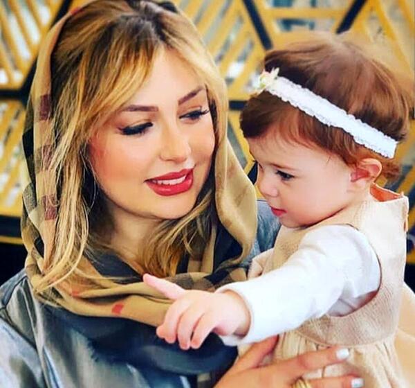 عکس نیوشا ضیغمی و فرزندش
