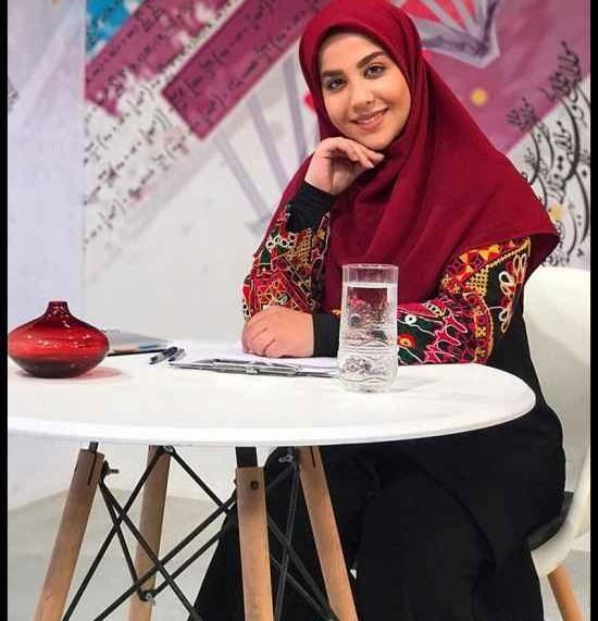 عکس خانم طاهری در شبکه آموزش