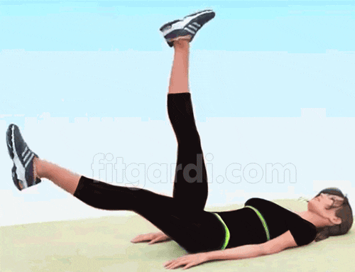 عکس ورزش صبحگاهی در خانه