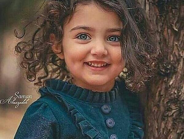 عکس پسر بچه تنها و غمگین