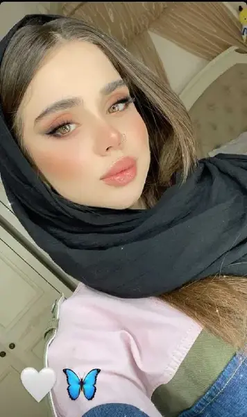 عکس نگین در اکیپ نیکا