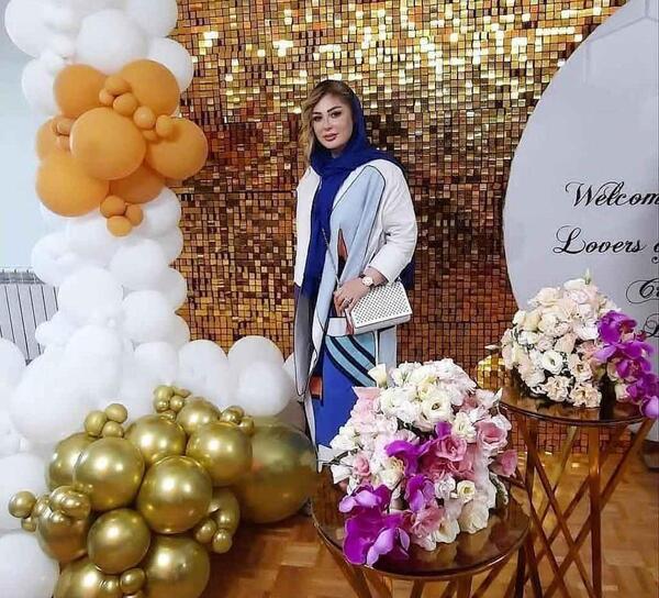 عکس نیوشا ضیغمی با لباس مجلسی