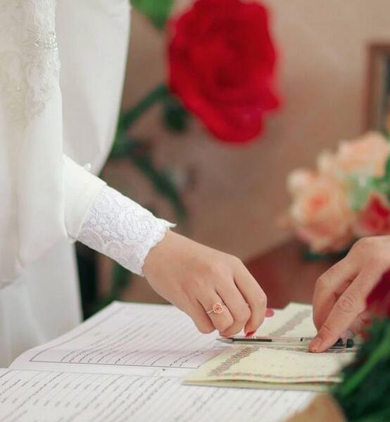 عکس دوتا دست نامزدی