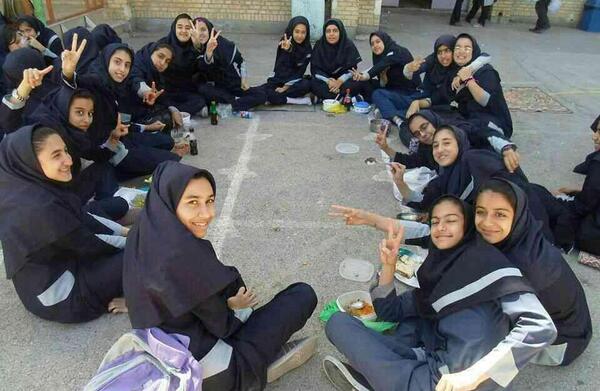 عکس فیک دخترونه در مدرسه