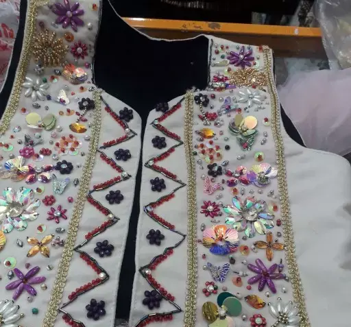 عکس لباس نگین کاری شده