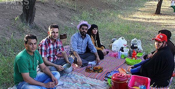 عکس سیزده بدر خانواده