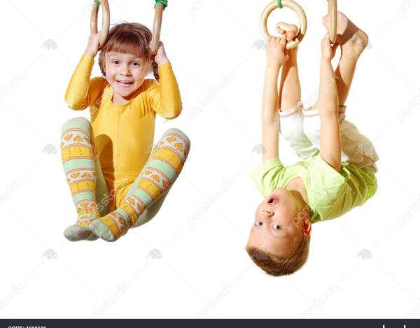 عکس بازی و ورزش کودکان