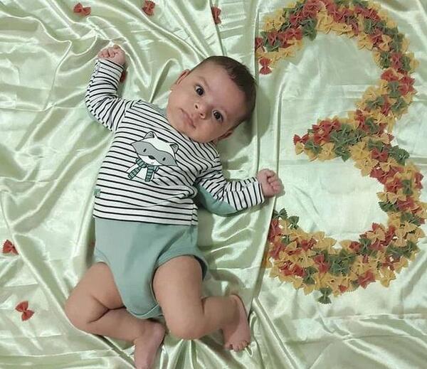 عکس پسر بچه سه ماهه