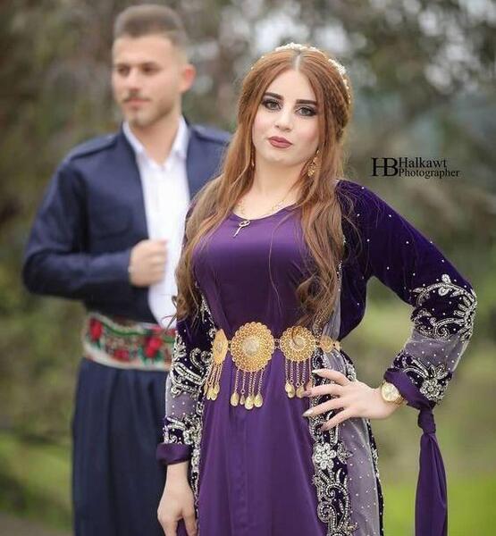 عکس گلزار با لباس زنانه