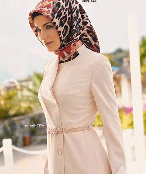 عکس گلزار با لباس زنانه