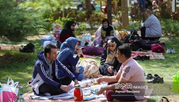 عکس سیزده بدر در اصفهان