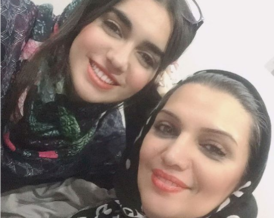 عکس دختر سلفی