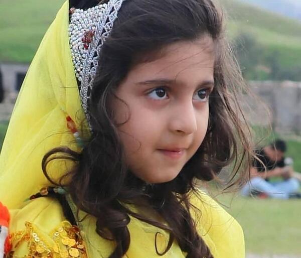 عکس پسر بچه با لباس بختیاری
