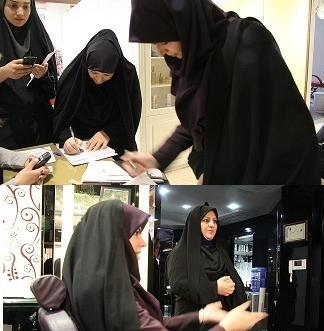 عکس خانم آرایشگر