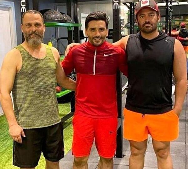 عکس محمد رضا گلزار و همسرش