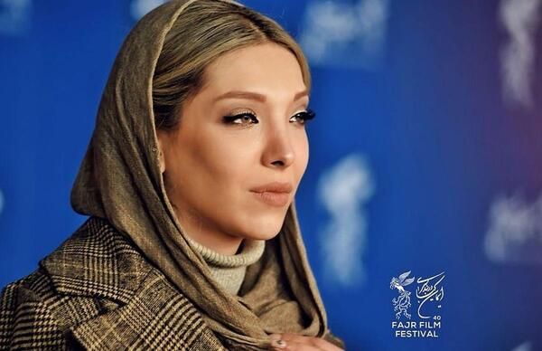 عکس صدف اسپهبدی در علفزار
